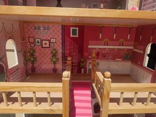 Casita muñecas madera rosa