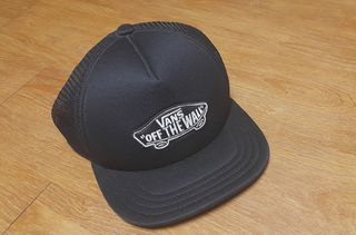 3 Gorras (24 euros)