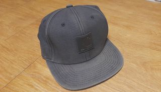 3 Gorras (24 euros)