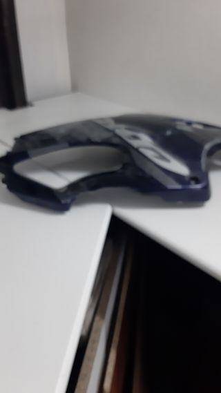 Carenado lateral dcho CBR600F4i

Para reparar 