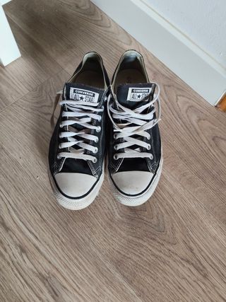 Converse Chuck Taylor negras 44