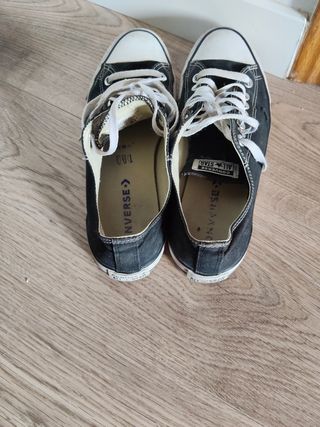 Converse Chuck Taylor negras 44
