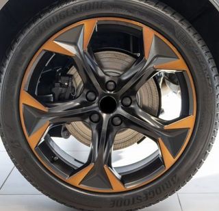 Llantas 18" - Negro/Dorado, dos tirnen neumaticos 