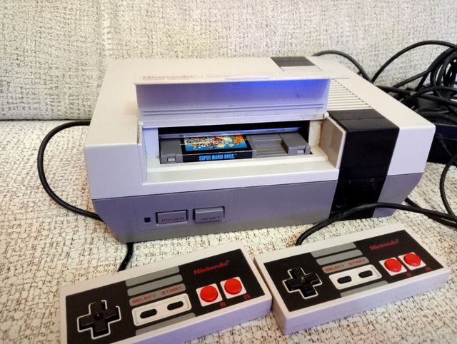 NES Nintendo - 2 juegos y pistola nintendo