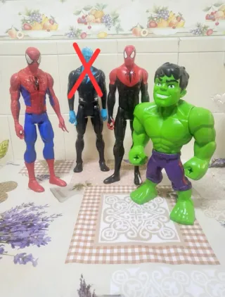 3 Figuras Marvel: Hulk, Spiderman