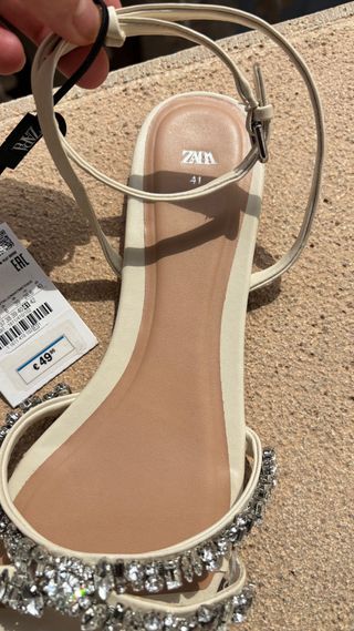 Sandalias Zara colr crema  talla 41