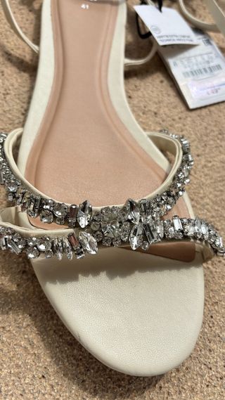 Sandalias Zara colr crema  talla 41
