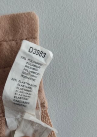 Sujetador Dim beige lunares.