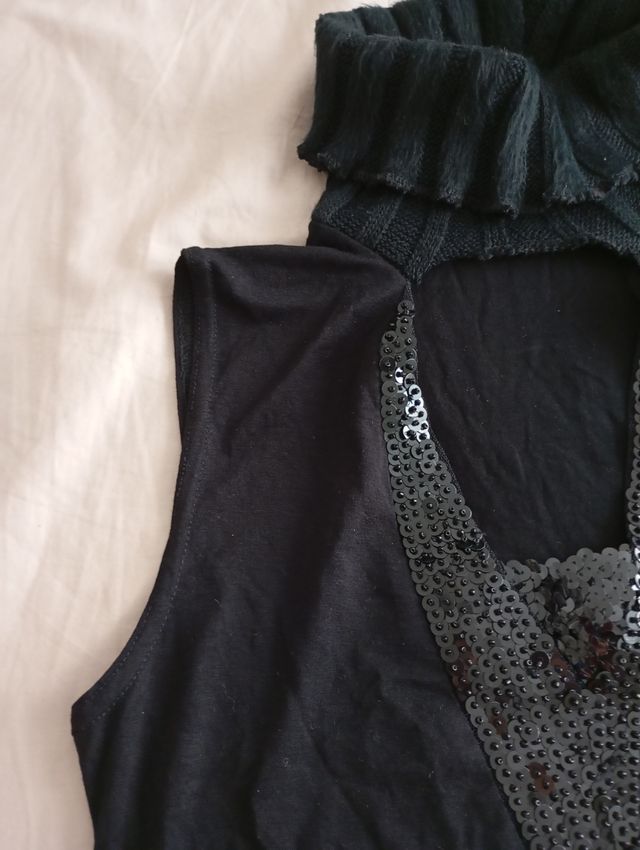Top negro lentejuelas cuello alto