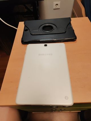 Tablet Samsung Galaxy SM-P550 blanca - averiada