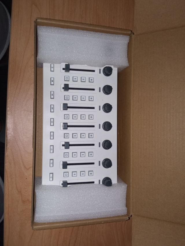 Controlador DAW SMC-Mixer Blanco