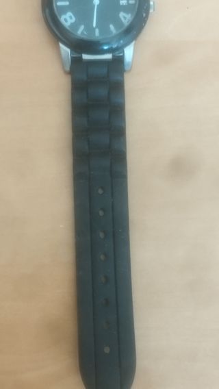 Reloj deportivo negro