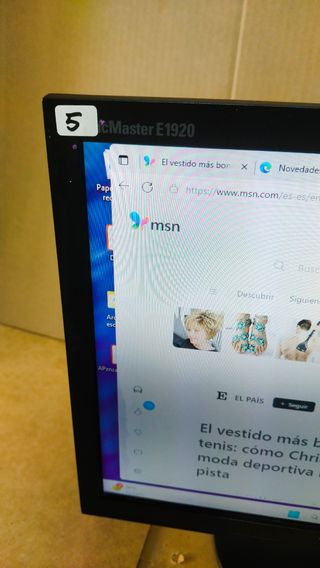 Monitor Samsung y adaptador VGA HDMI