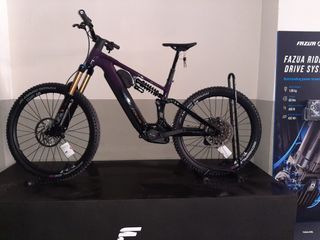 Bicicleta eléctrica FOCUS 2025