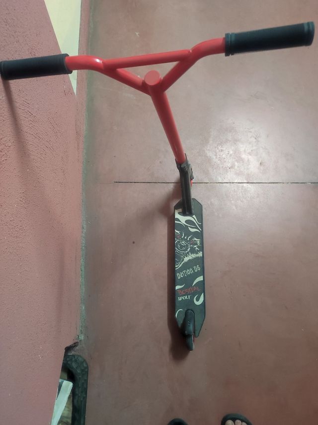 Patinete Bestial Wolf Demon DS rojo