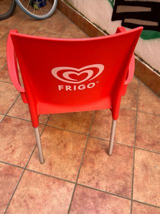 Silla Frigo roja - Resistente (3 disponibles)