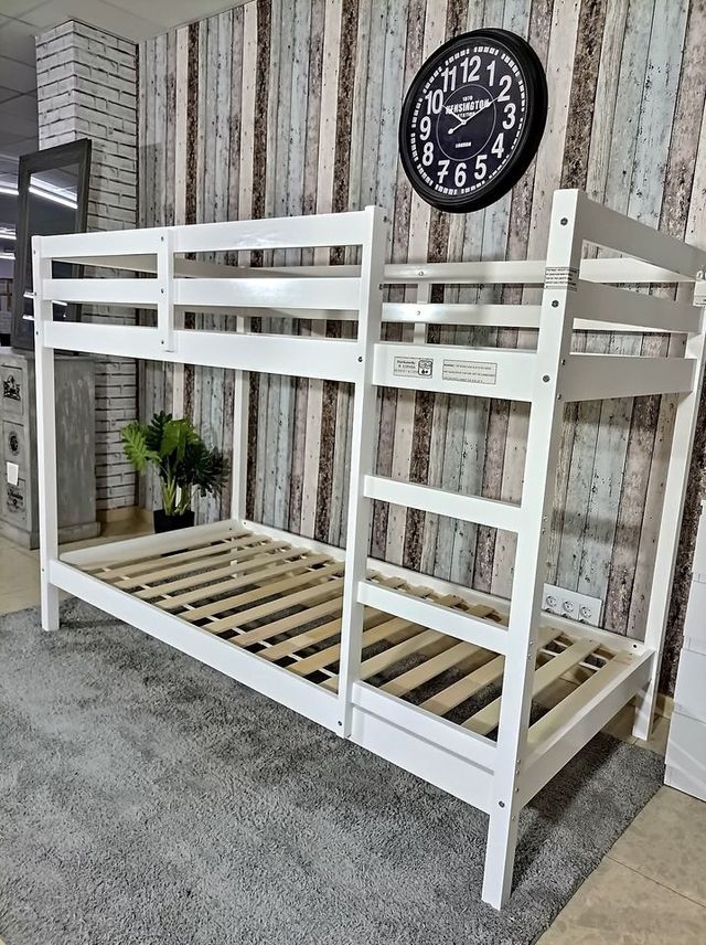 Literas blanca de madera