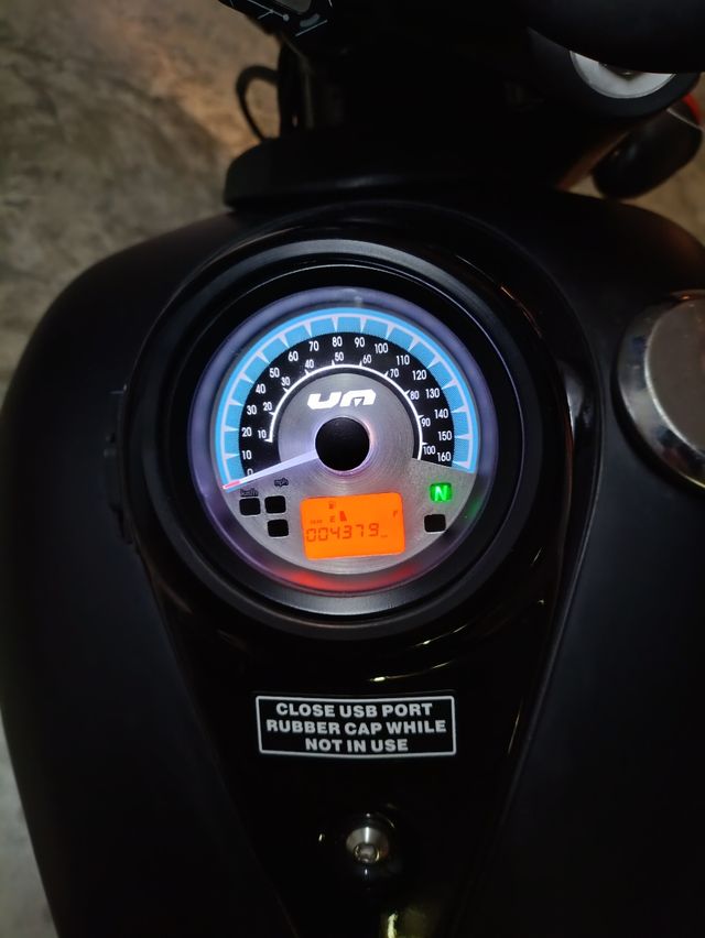 Moto UM 125cc Custom