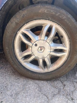 Llantas y neumáticos Renault Clio