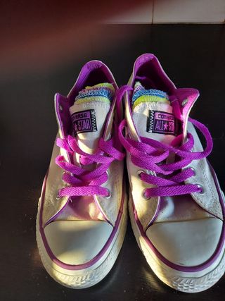 Converse Moradas y Blancas