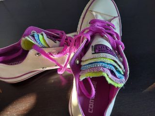 Converse Moradas y Blancas