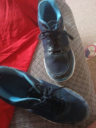 Zapatillas NICOBOBO - Talla 41 y camiseta m