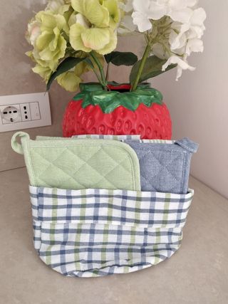 Set 6 pezzi: strofinacci + presine + portapane