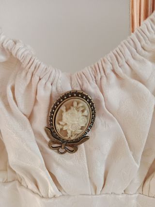 Abito da ballo beige bianco con bretelle