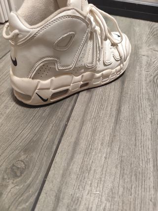 Zapatillas Nike blancas muy cuidadas 