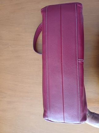 Bolso de piel granate