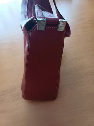 Bolso de piel granate