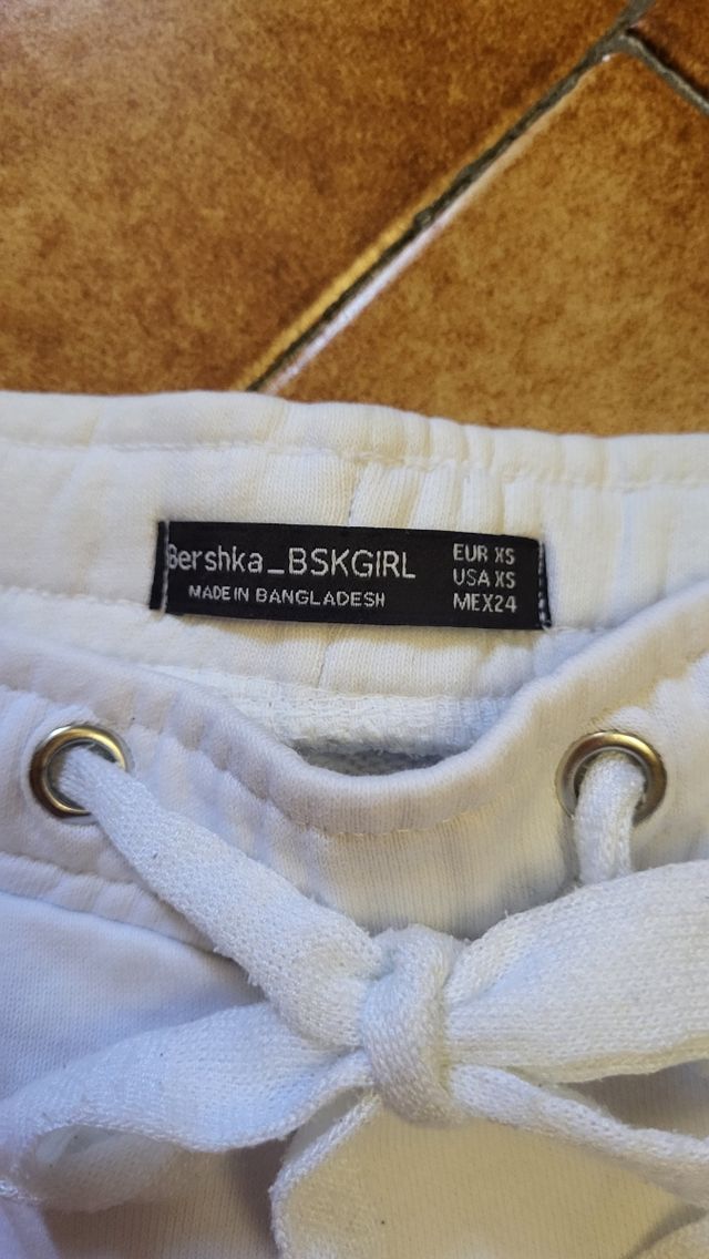 Shorts Bershka bianchi 