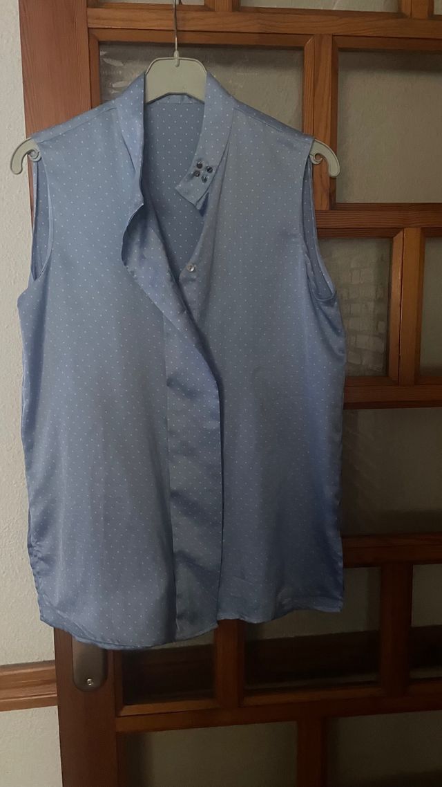 Blusa Mango satinada azul - Talla XS