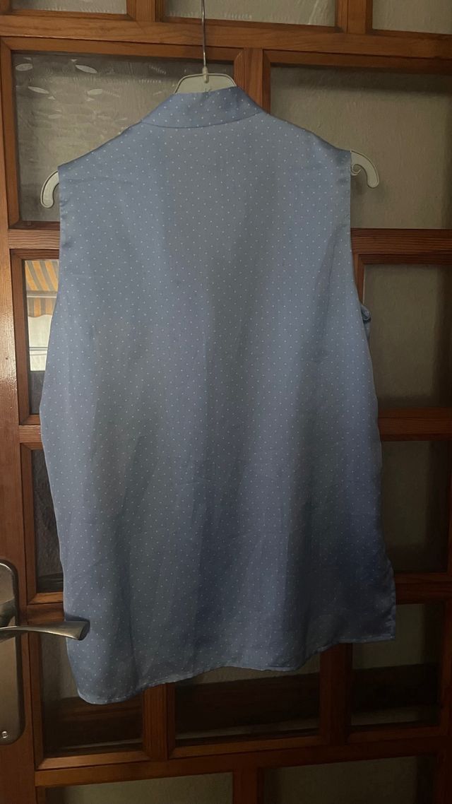 Blusa Mango satinada azul - Talla XS