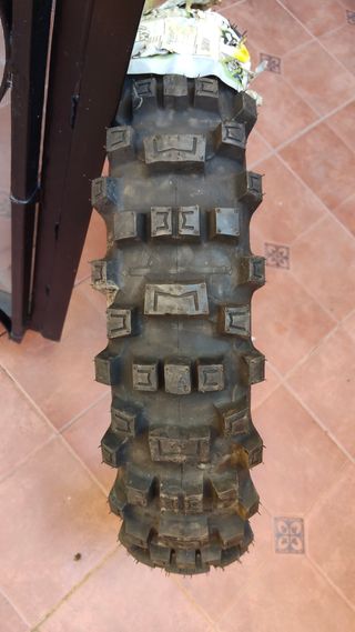 Neumático Enduro 110/100-18