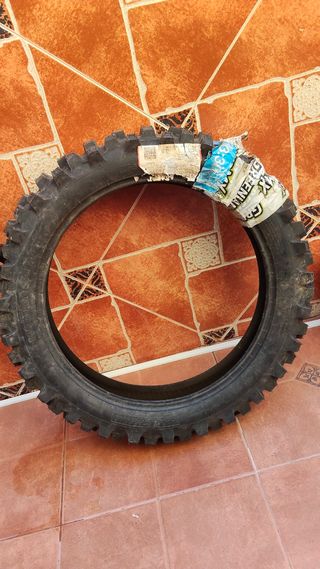 Neumático Enduro 110/100-18