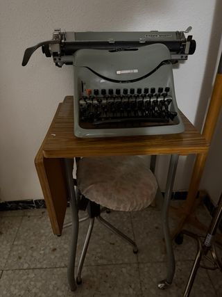 Máquina escribir Olivetti Lexikon 80