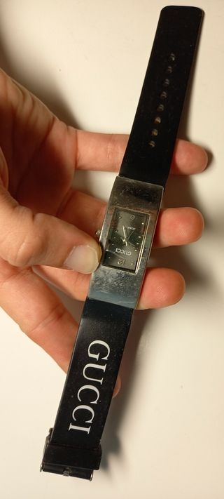 Reloj Gucci - Negro y Plata
