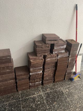 Ladrillos refractarios marrones