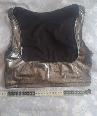 Top plateado brillante de fiesta