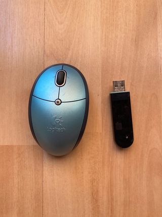 Ratón inalámbrico Logitech con receptor USB