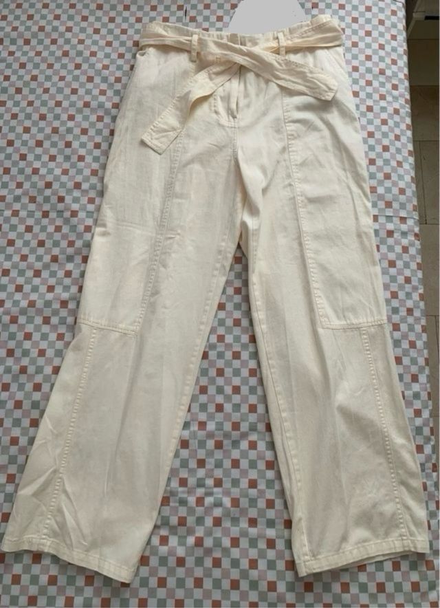 Pantalón anchoTintoretto color crema c/cinturón.