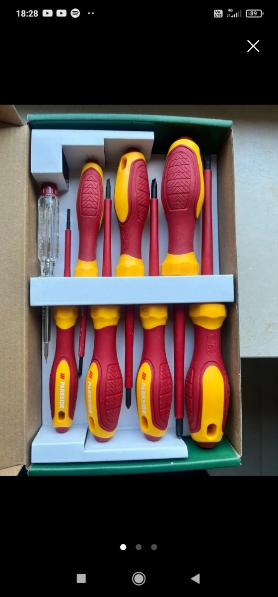 Chaves de fenda Parkside 1000V (8)