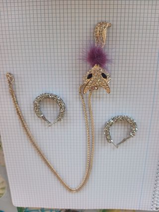 Collar y pendientes brillantes