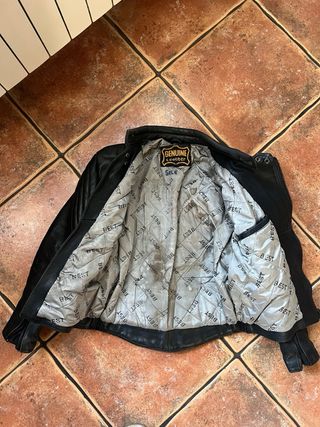 Cazadora cuero vintage moto mujer