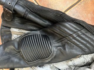 Cazadora cuero vintage moto mujer