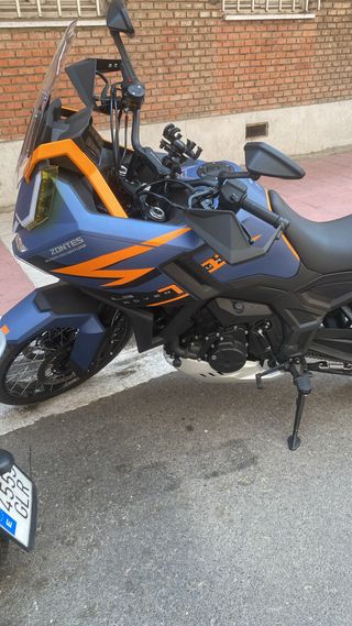 Zontes 703f  - Moto Azul 1800km
