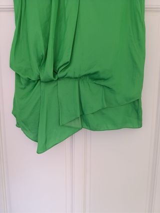 Blusa Zara verde asimétrica