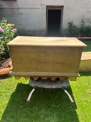 Arca antigua de madera