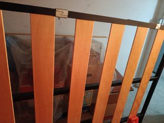 Somier de madera y metal